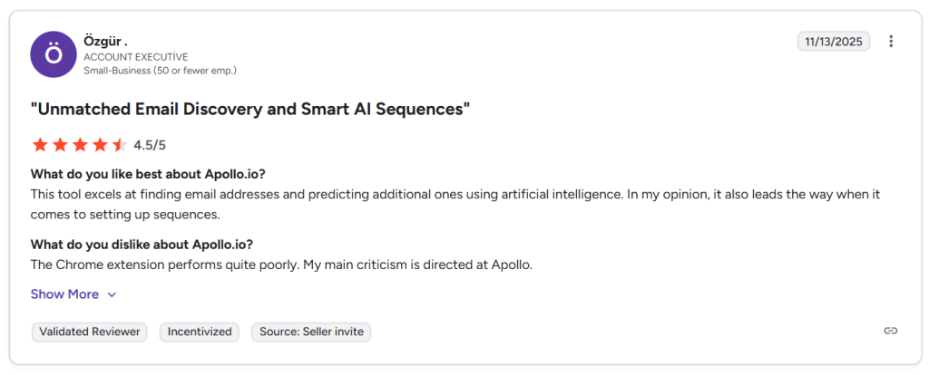 User review on apollo.io mentioning faulty chrome extension.